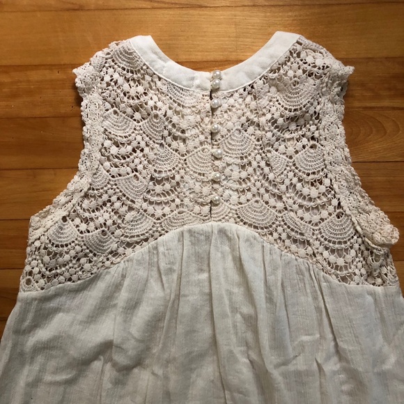 Urban Outfitters Lace & Chiffon Top - Picture 4 of 6